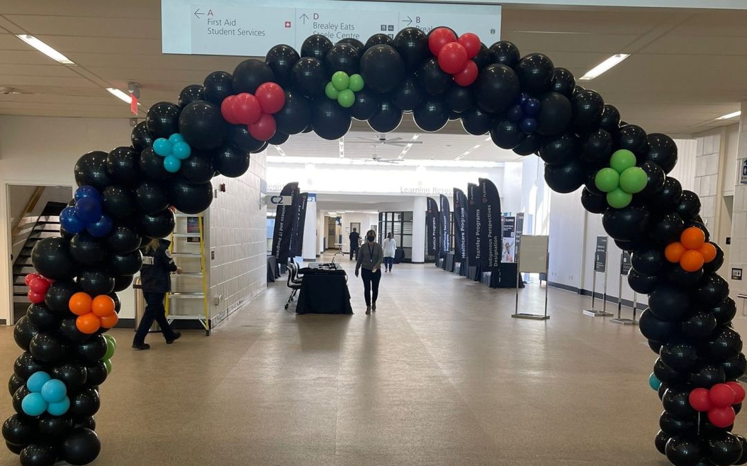 Black Full-Arch Balloon Decor Mississauga - Trivia Night Event Rental in Mississauga