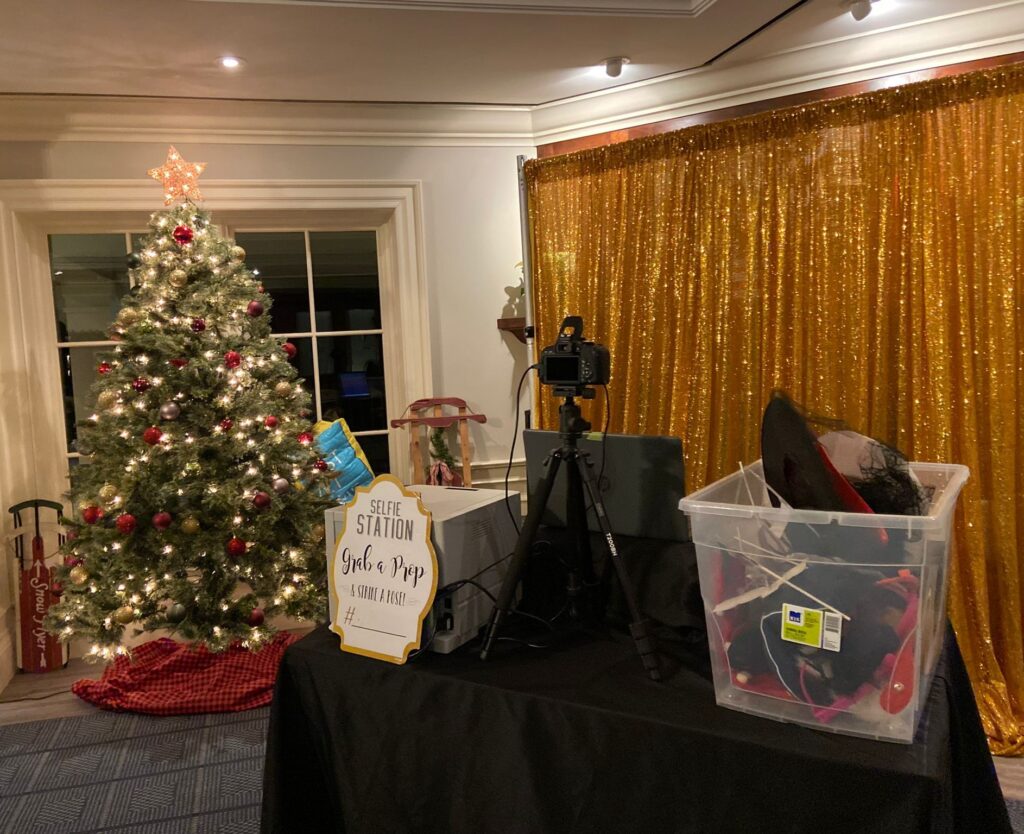 How to have a nostalgic but modern party décor in Oakville Marquee Lights